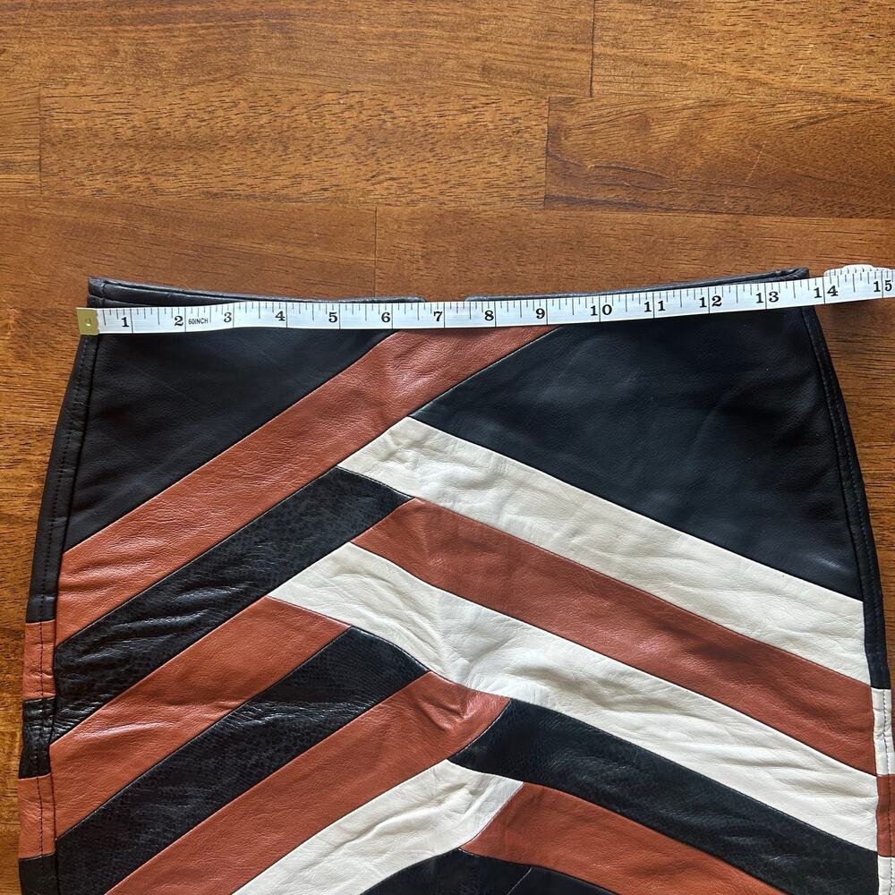Blank NYC Women’s Color Block Faux Leather Mini Skirt, Size 25 Waist.​ - Picture 5 of 10